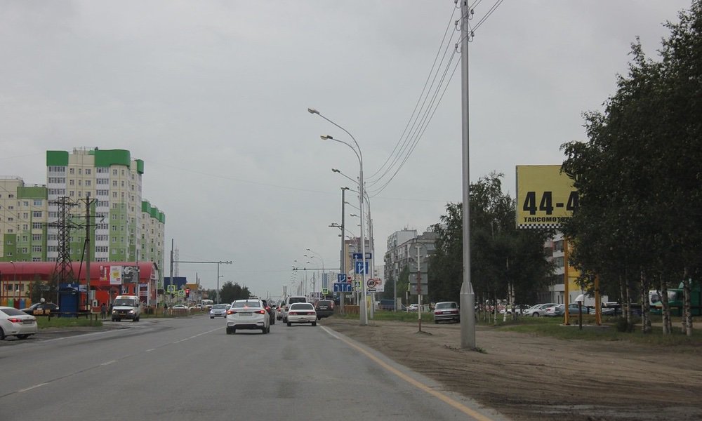 Фотография рекламного носителя, тип: Билборд 3x6, адрес: Ханты-Мансийская ул., д.35, Нижневартовск, Ханты-Мансийский автономный округ – Югра, Россия. Сторона А №676288