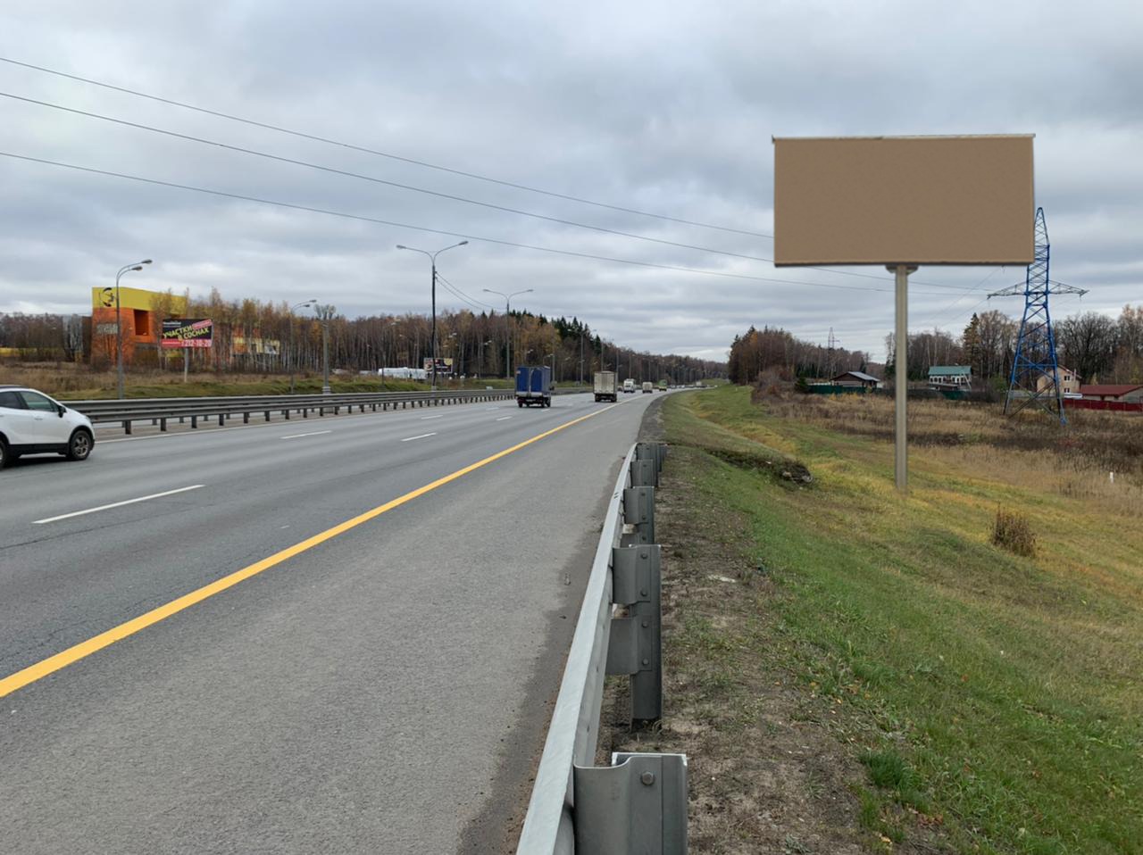 Фотография рекламного носителя, тип: Билборд 3x6, адрес: М-2 "Крым" а/д, 59 550м, лево, Чехов, Московская область, Россия. Сторона A №1000885