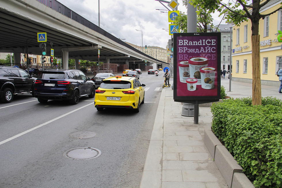 Фотография рекламного носителя, тип: Ситиформат 1.8x1.2, адрес: Садовая-Самотечная ул., д.24, Москва, Россия. Сторона А1-А5 №557768