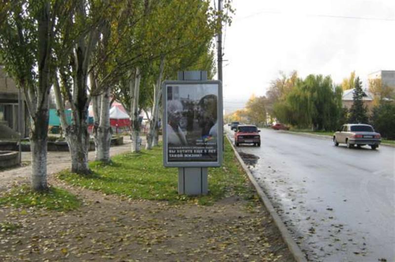 Фотография рекламного носителя, тип: Ситиформат 1.8x1.2, адрес: Федько ул., центральный Автовокзал, Феодосия, Республика Крым, Россия. Сторона B №537657