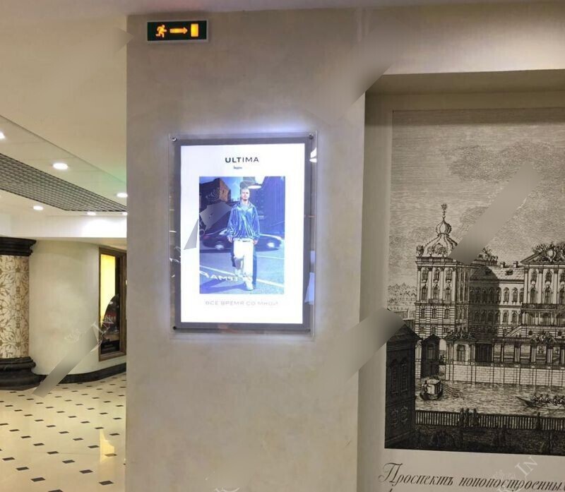 Фотография рекламного носителя, тип: Лайтбокс, адрес: Бизнес-центр «Преображенский двор», Литейный пр-т., д.26, Санкт-Петербург, Россия. Сторона/вариант №656959