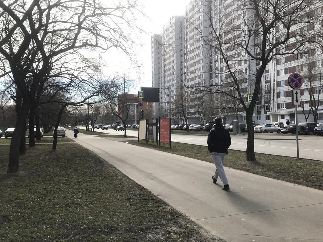 Фотография рекламного носителя, тип: Афиша 1.75x1.8, адрес: Декабристов ул., д.39, стенд 1, Москва, Россия. Сторона А2 №865134