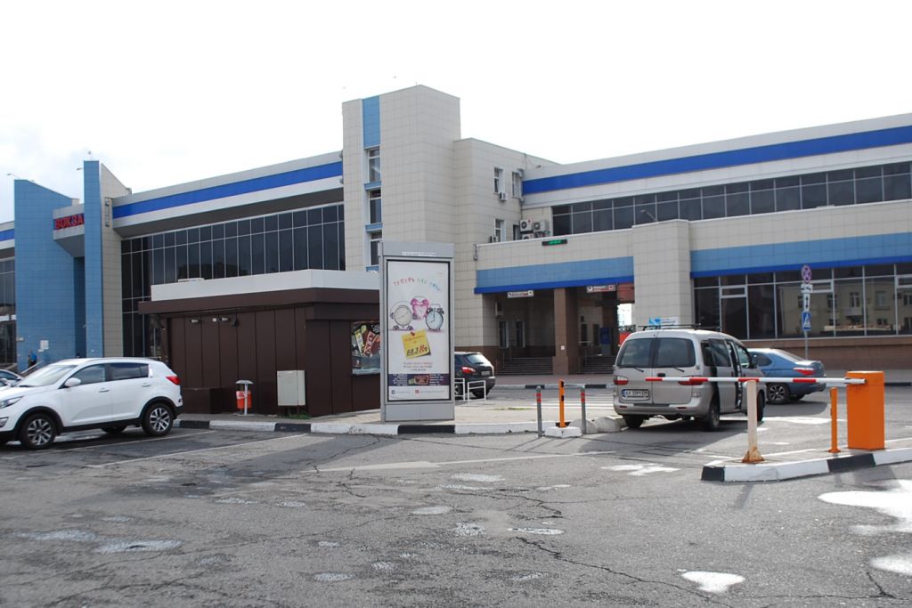 Фотография рекламного носителя, тип: Пиллар 3x1.4, адрес: Вокзальная ул., д.5, поз.2, Белгород, Белгородская область, Россия. Сторона В №699560