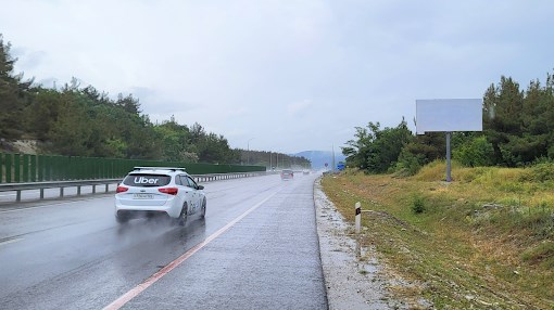 Фотография рекламного носителя, тип: Билборд 3x6, адрес: М-4 "Дон" а/д, 1 506 600м, Геленджик, Краснодарский край, Россия. Сторона A №962120