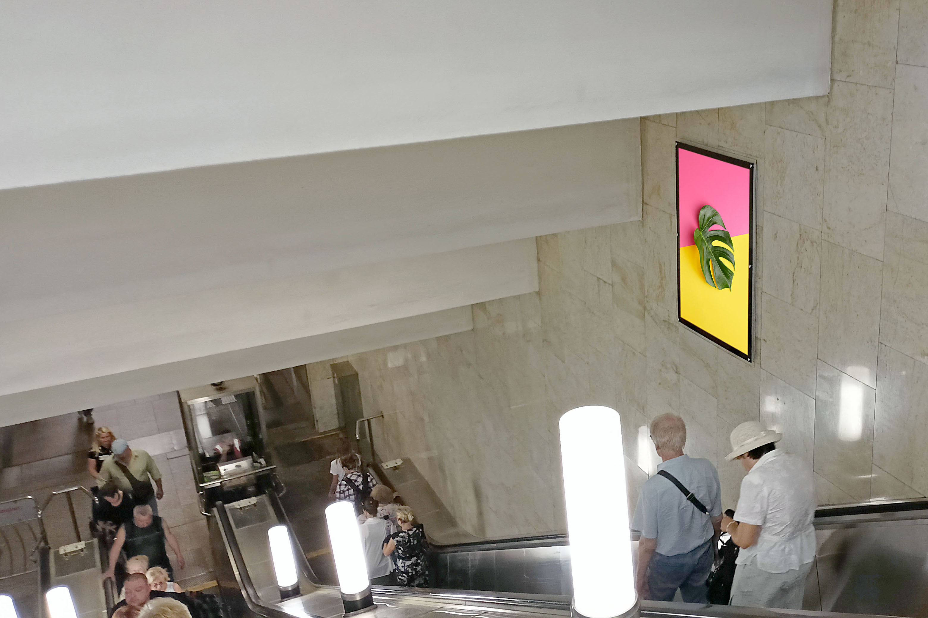 Фотография рекламного носителя, тип: Кристалайт, адрес: Станция метро «Медведково», линия Калужско-Рижская, Москва, Россия. Сторона/вариант №1001830