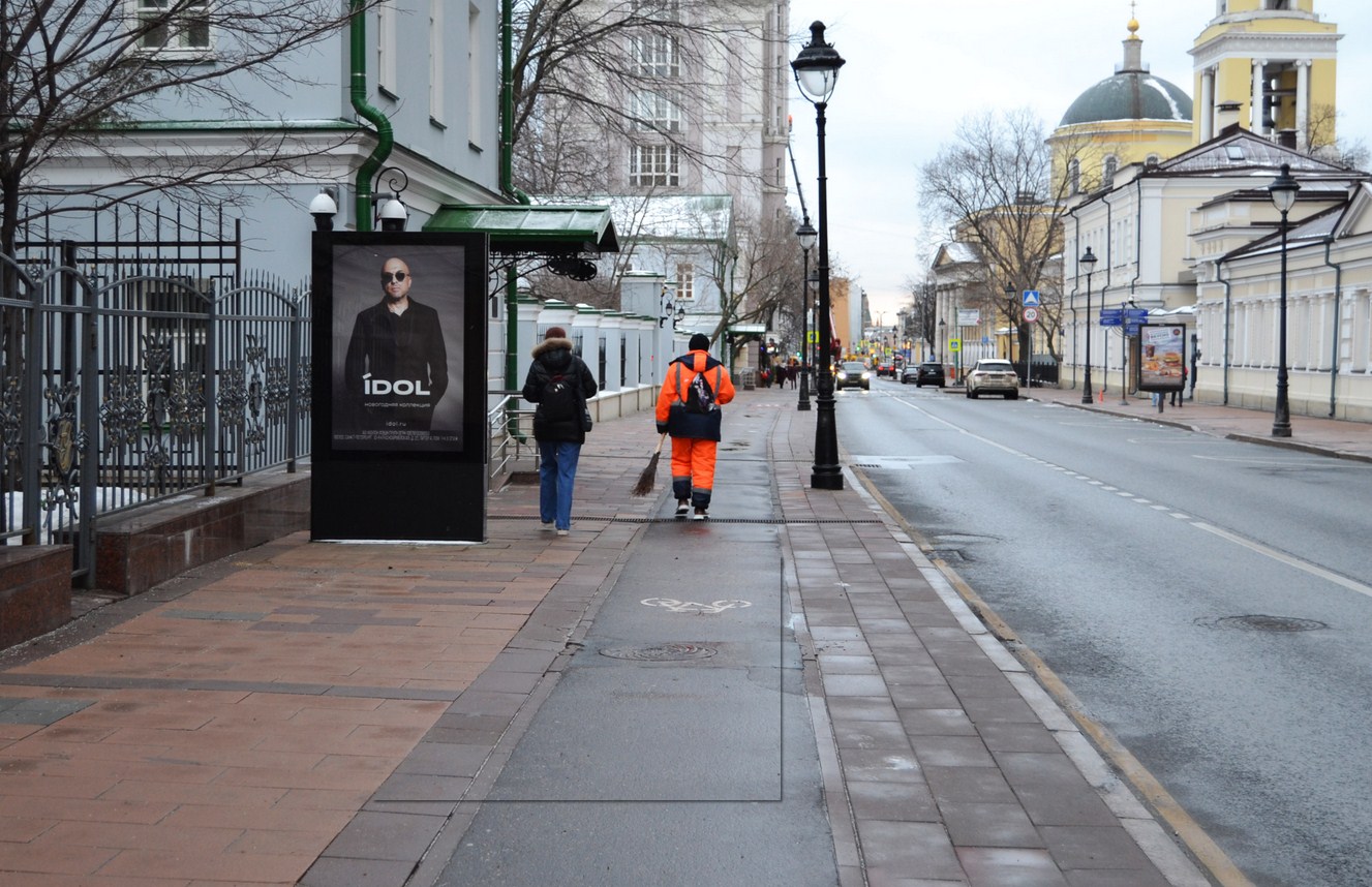 Фотография рекламного носителя, тип: Ситиформат 1.8x1.2, адрес: Никитская М. ул, д.12, кор. 2, Москва, Россия. Сторона В1-В5 №1072584