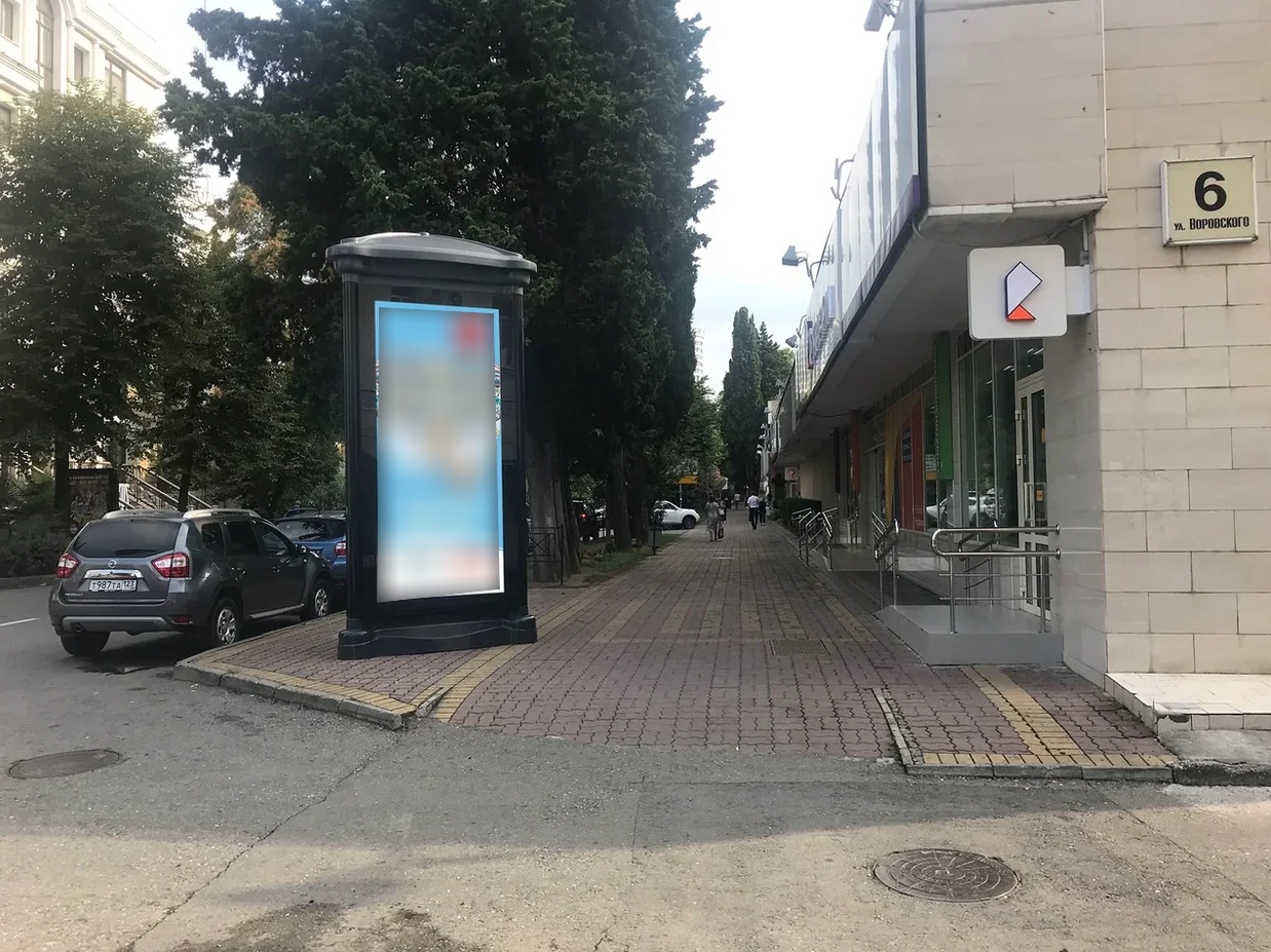 Фотография рекламного носителя, тип: Пиллар 3x1.4, адрес: Воровского ул., д.6, Сочи, Краснодарский край, Россия. Сторона Б №770045