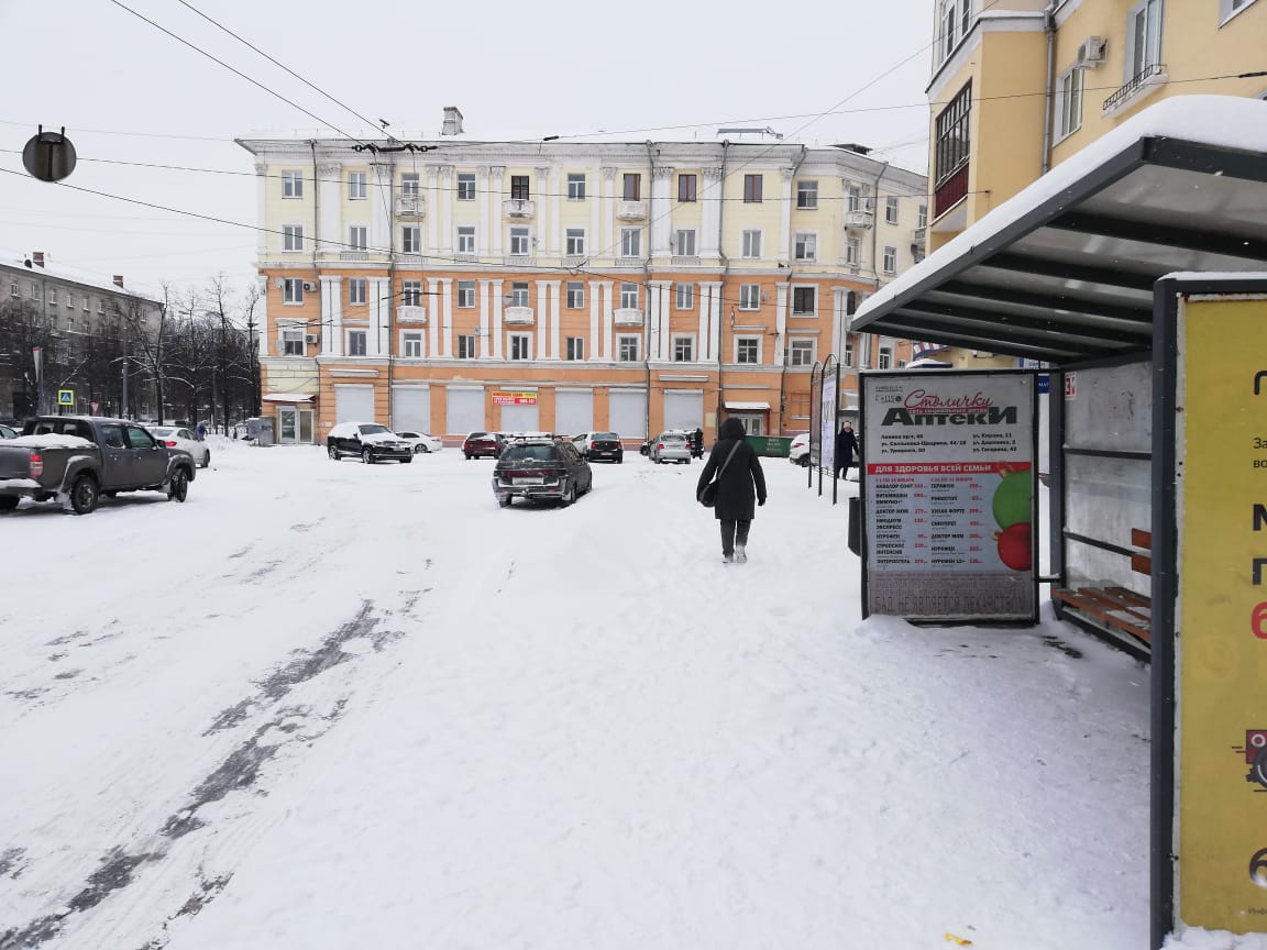 Фотография рекламного носителя, тип: Остановка 1.8x1.2, адрес: Ленина пр-т., ост. Юбилейная пл., Ярославль, Ярославская область, Россия. Сторона А2 №707787