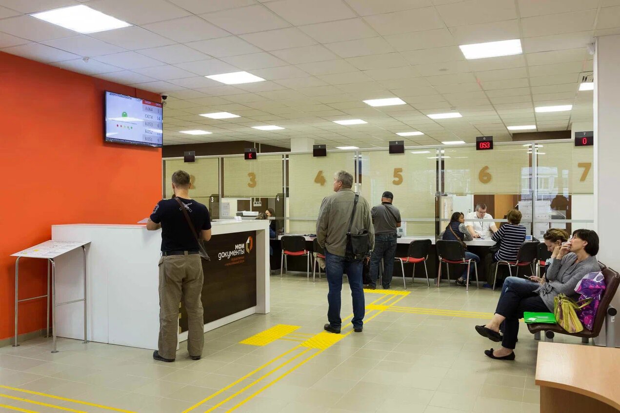 Фотография рекламного носителя, тип: Видеоэкран, адрес: МФЦ «», Молодцова ул., д.1, корп.3, Сертолово, Ленинградская область, Россия. Сторона/вариант №946278