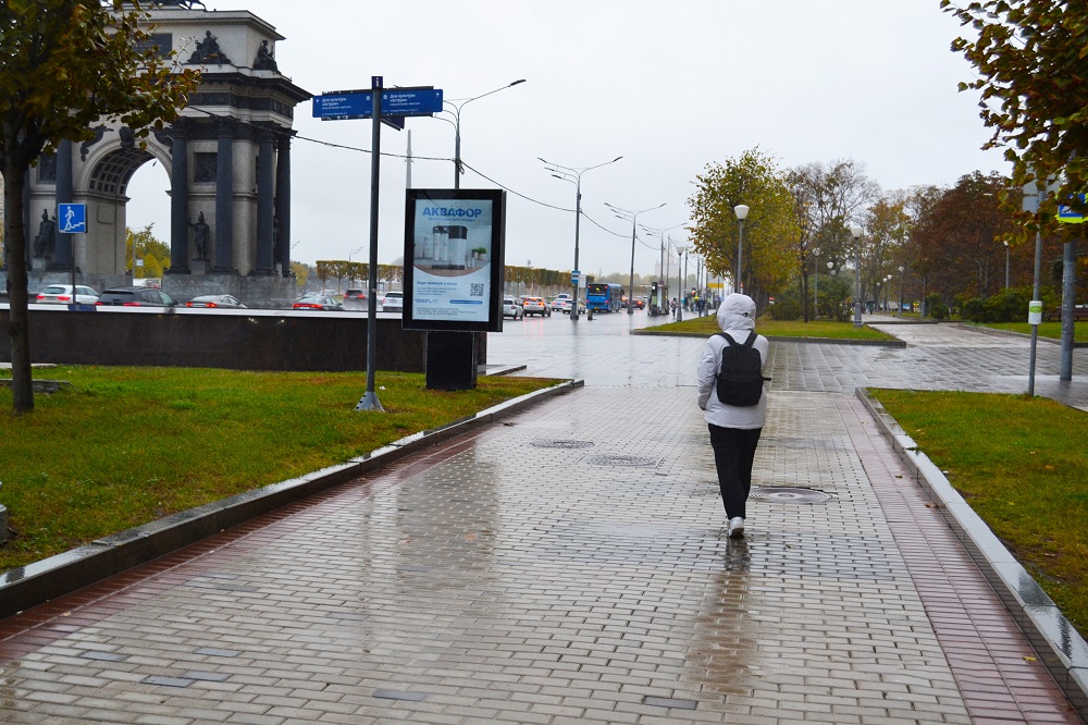 Фотография рекламного носителя, тип: Ситиформат 1.8x1.2, адрес: Победы пл. X Кутузовский пр-т., д.2, корп.1, поз.2, Москва, Россия. Сторона A1-A8 №1055774