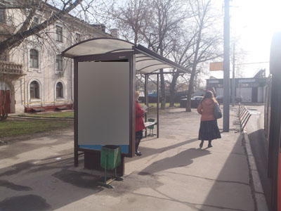 Фотография рекламного носителя, тип: Остановка 1.8x1.2, адрес: Варшавское ш., д.85, корп.4, Москва, Россия. Сторона B №322307