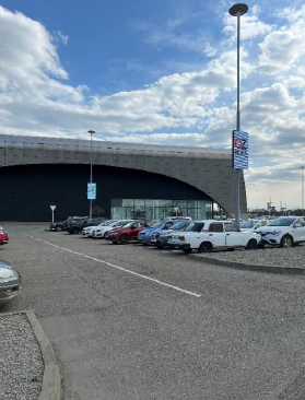 Фотография рекламного носителя, тип: Видеоэкран, адрес: Крылатая ул., д.2, парковка, поз.1, Краснодар, Краснодарский край, Россия. Сторона - №1096117