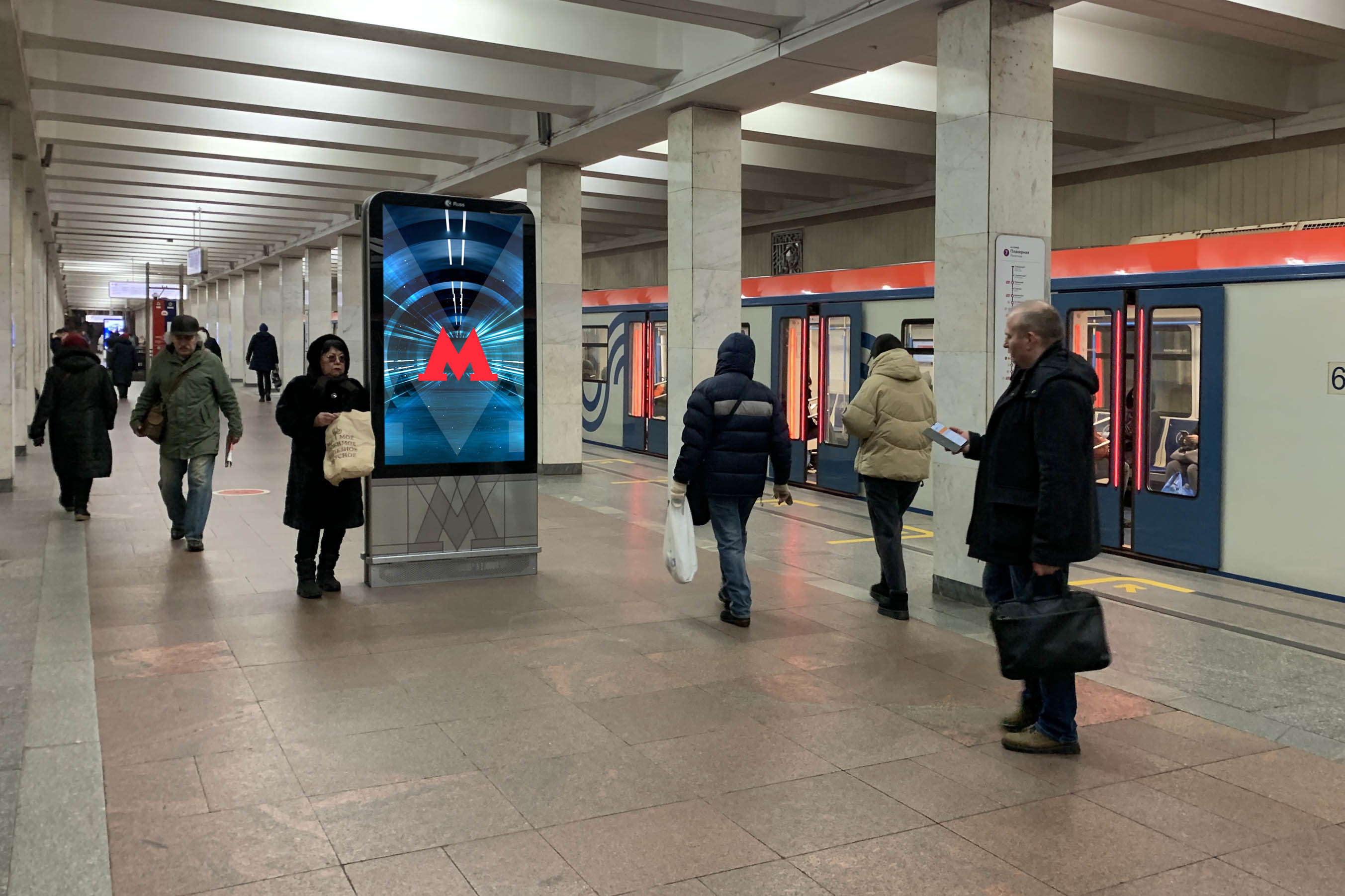 Фотография рекламного носителя, тип: Видеоэкран, адрес: Станция метро «Кузьминки», линия Таганско-Краснопресненская, Москва, Россия. Сторона/вариант А1 №1076316