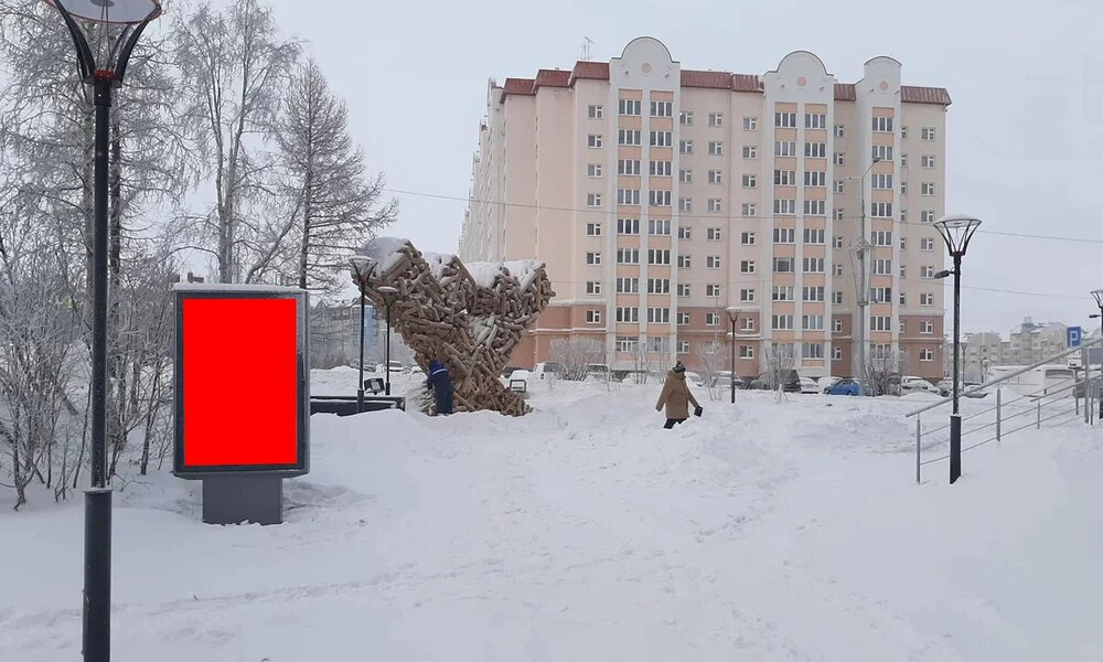 Фотография рекламного носителя, тип: Ситиформат 1.8x1.2, адрес: Республики ул., д.73, поз.1, Салехард, Ямало-Ненецкий автономный округ, Россия. Сторона Б1-Б6 №1075676