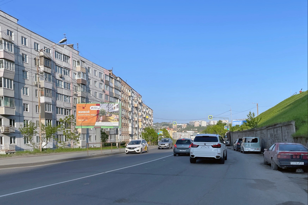 Фотография рекламного носителя, тип: Билборд 3x6, адрес: Котельникова ул., д.26, Владивосток, Приморский край, Россия. Сторона Б1 №704414