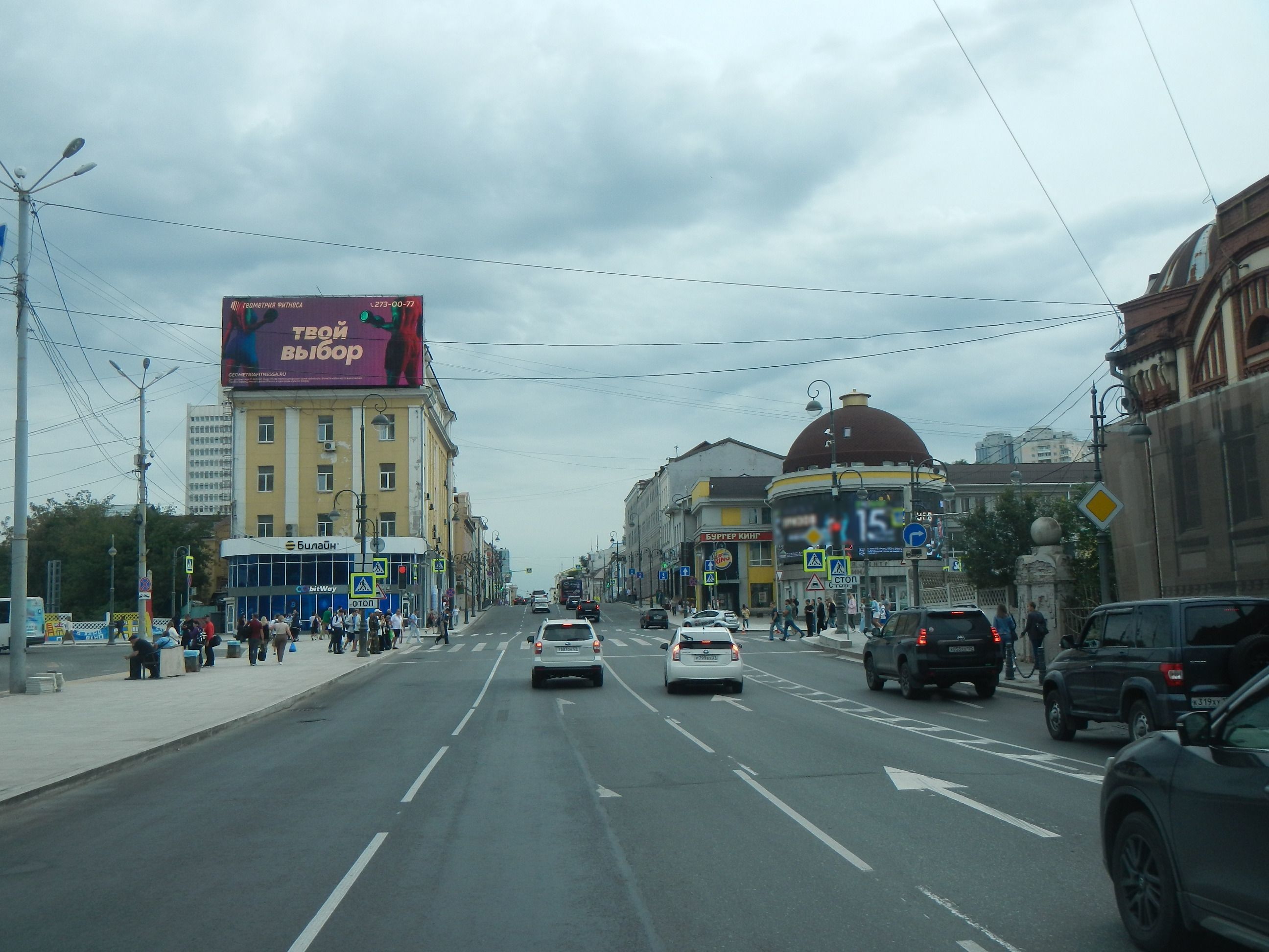 Фотография рекламного носителя, тип: Медиафасад, адрес: Алеутская ул., д.28, Владивосток, Приморский край, Россия. Сторона Бh1-Бh4 №1075492
