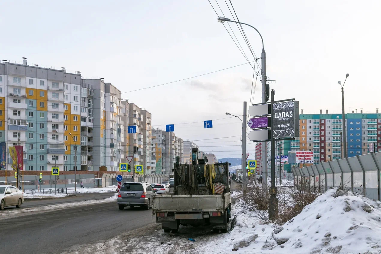 Фотография рекламного носителя, тип: Панель-кронштейн, адрес: Линейная ул., д.107, Красноярск, Красноярский край, Россия. Сторона А1-А10 №1052421