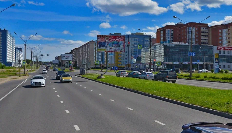 Фотография рекламного носителя, тип: Нестандартный билборд, адрес: Октябрьский пр-т., д.55, Череповец, Вологодская область, Россия. Сторона 2А1-2А3 №1024196