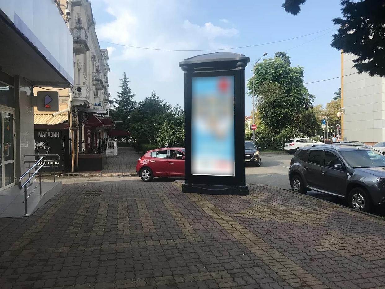 Фотография рекламного носителя, тип: Пиллар 3x1.4, адрес: Воровского ул., д.6, Сочи, Краснодарский край, Россия. Сторона А1-А5 №770044