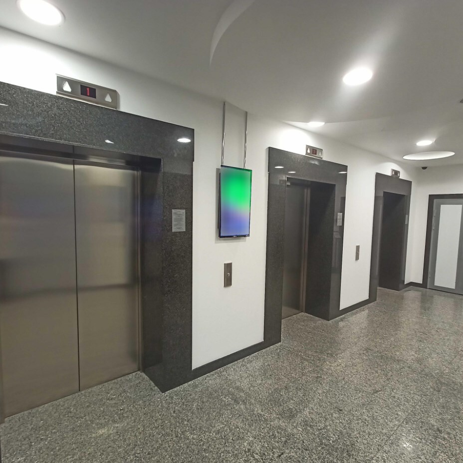 Фотография рекламного носителя, тип: Видеоэкран, адрес: Бизнес-центр «Монарх», Ленинградский пр-т., д.31а, стр.1, Москва, Россия. Сторона/вариант A1-A10 №1012724