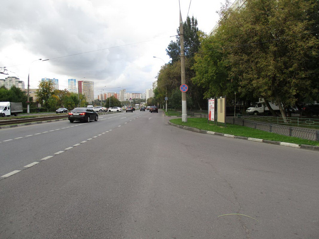 Фотография рекламного носителя, тип: Афиша 1.75x1.8, адрес: Чертановская ул., д.2, н-в, стенд 1, Москва, Россия. Сторона А1 №866650