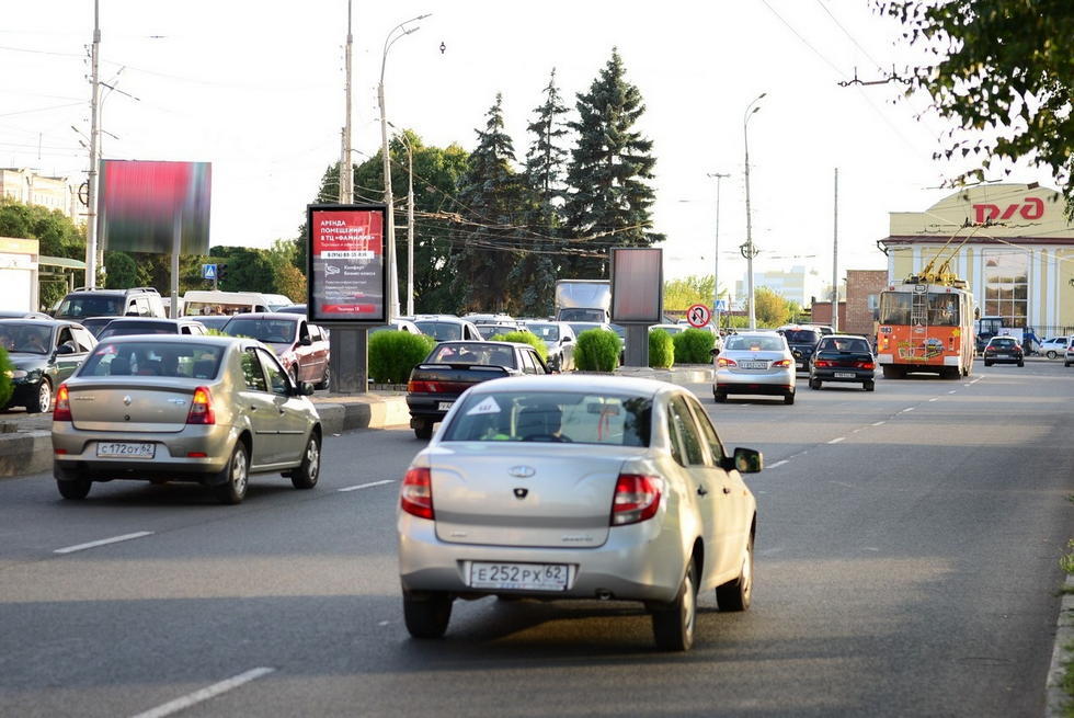 Фотография рекламного носителя, тип: Ситиформат 1.8x1.2, адрес: Вокзальная ул., д.97-101, Рязань, Рязанская область, Россия. Сторона А2 №329173