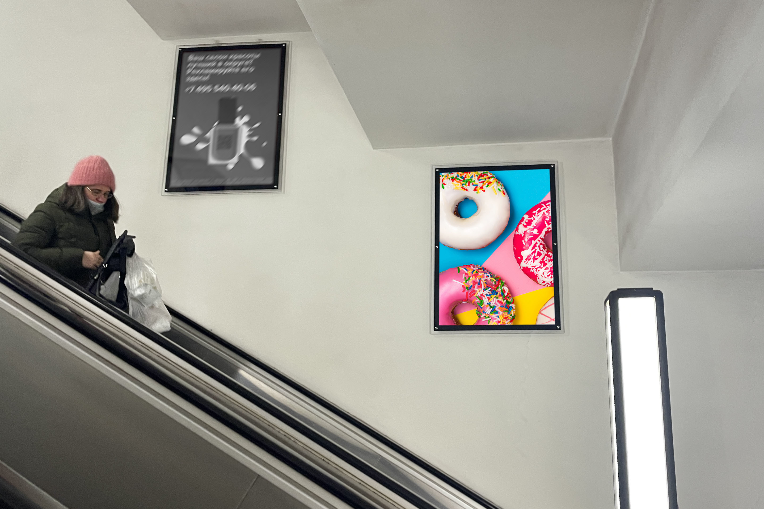 Фотография рекламного носителя, тип: Кристалайт, адрес: Станция метро «Ленинский проспект», линия Калужско-Рижская, Москва, Россия. Сторона/вариант №1001825