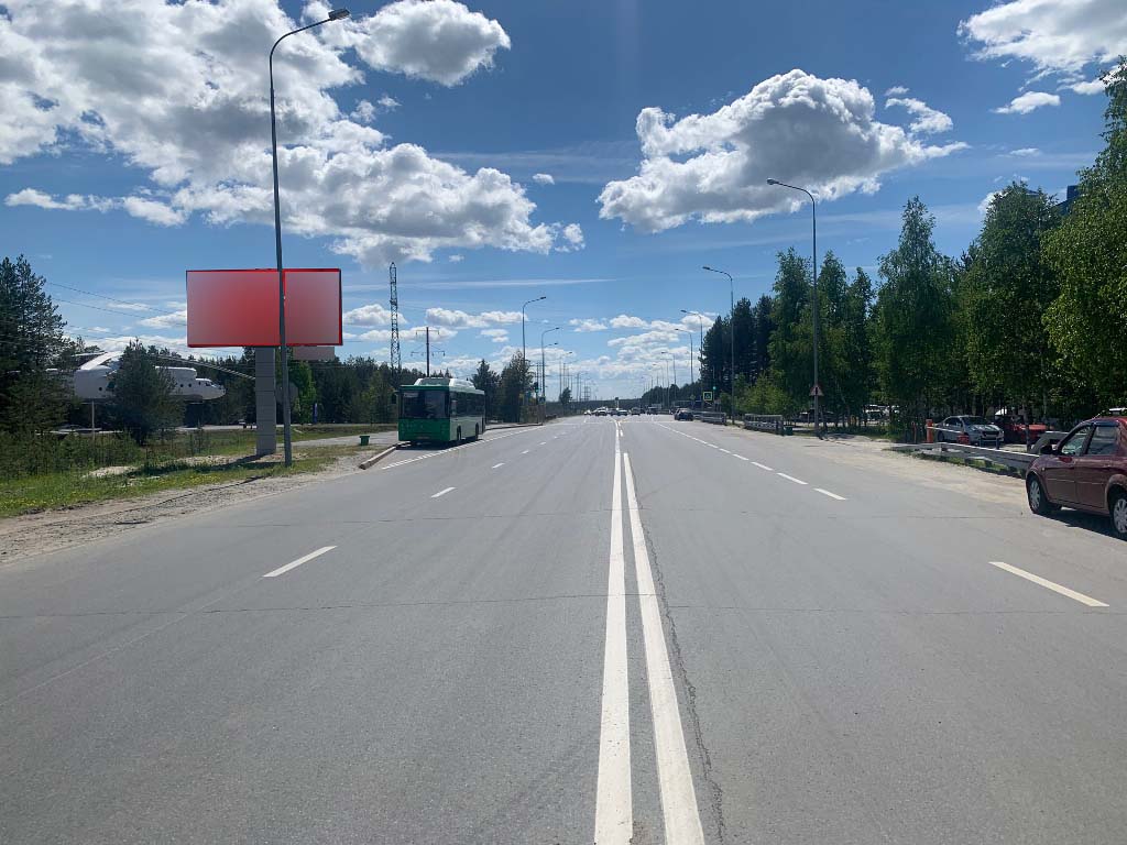 Фотография рекламного носителя, тип: Билборд 3x6, адрес: Аэрофлотская ул., д.49, Сургут, Ханты-Мансийский автономный округ – Югра, Россия. Сторона Б №959913