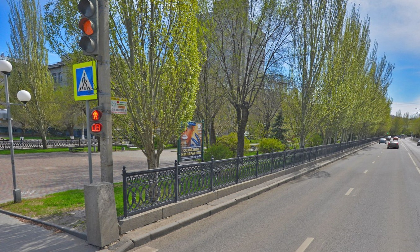 Фотография рекламного носителя, тип: Уличный информационный стенд, адрес: Ленина пр-т., Педагогический университет, поз.1, Волгоград, Волгоградская область, Россия. Сторона A №1072434