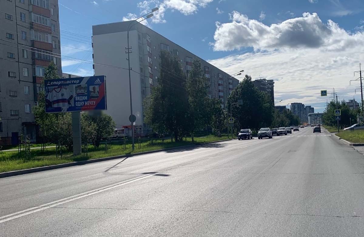 Фотография рекламного носителя, тип: Билборд 3x6, адрес: Профсоюзов ул., д.14, Сургут, Ханты-Мансийский автономный округ – Югра, Россия. Сторона Б №440190