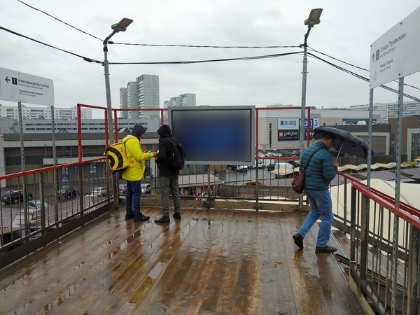 Фотография рекламного носителя, тип: Нестандартный ситиформат, адрес: Крюково ст., выход в город с правой стороны, Московская область, Россия. Сторона A №1034808