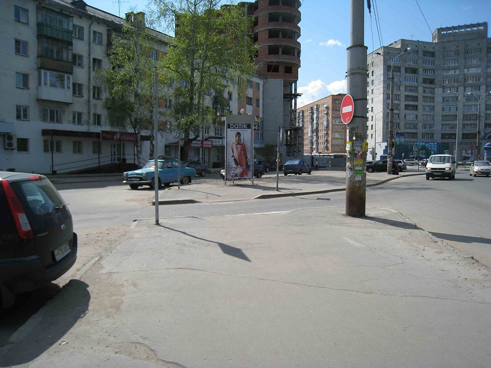 Фотография рекламного носителя, тип: Пиллар 3x1.4, адрес: Дружбы народов пл., Архангельск, Архангельская область, Россия. Сторона Б №615905