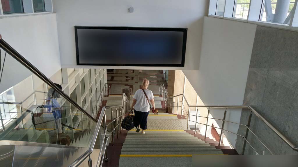 Фотография рекламного носителя, тип: Постер/баннер, адрес: ЖД вокзал «Эсто-Садок», Эсто-Садок с., Омеловая ул., д.22, Сочи, Краснодарский край, Россия. Сторона/вариант А №991291