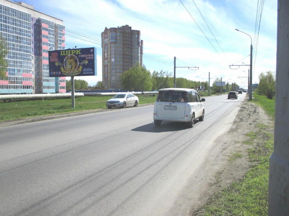 Фотография рекламного носителя, тип: Билборд 3x6, адрес: Архитекторов б-р., д.17/1, Омск, Омская область, Россия. Сторона В №1009716