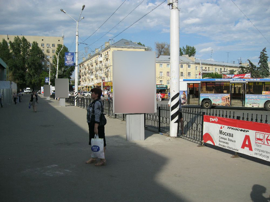 Фотография рекламного носителя, тип: Ситиформат 1.8x1.2, адрес: Привокзальная пл., поз.1, Саратов, Саратовская область, Россия. Сторона B №418556