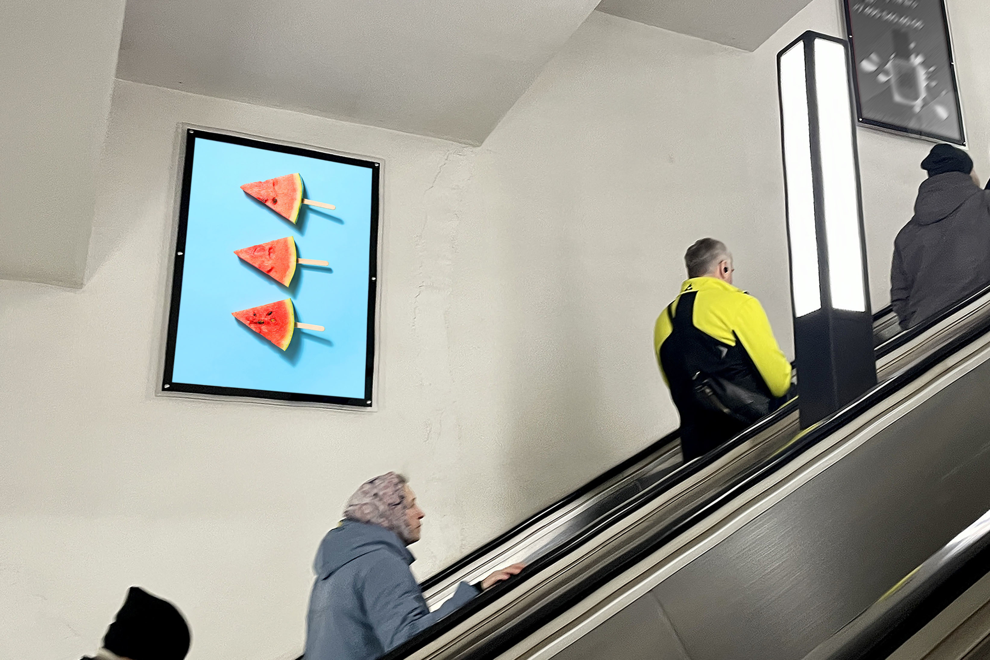 Фотография рекламного носителя, тип: Кристалайт, адрес: Станция метро «Ленинский проспект», линия Калужско-Рижская, Москва, Россия. Сторона/вариант №1001822