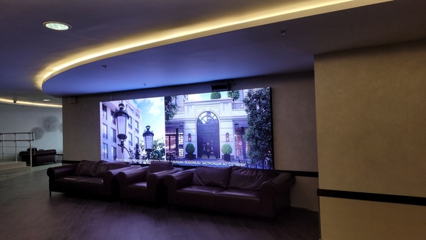 Фотография рекламного носителя, тип: Видеоэкран, адрес: Аэропорт «Пулково», Пулковское ш., д.41, Санкт-Петербург, Россия. Сторона/вариант №1067754