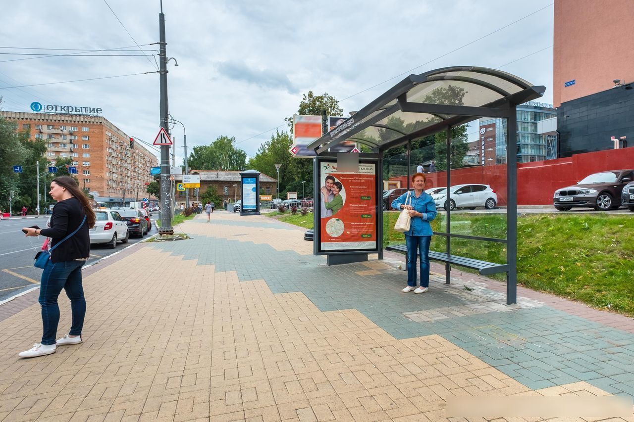 Фотография рекламного носителя, тип: Остановка 1.8x1.2, адрес: Горького ул., ост. Студеная ул., нечетная, Нижний Новгород, Нижегородская область, Россия. Сторона А1-А5 №582667