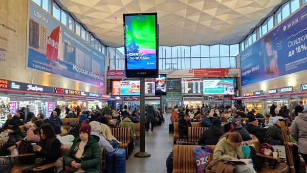 Фотография рекламного носителя, тип: Видеоэкран, адрес: ЖД вокзал «Московский», Невский пр-т., д.85, Санкт-Петербург, Россия. Сторона/вариант A1 №1060525