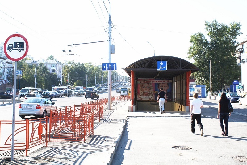 Фотография рекламного носителя, тип: Нестандартный билборд, адрес: Байкальская ул., ост. "Лисиха", Иркутск, Иркутская область, Россия. Сторона А №792404