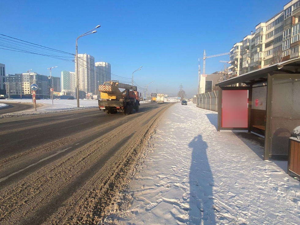Фотография рекламного носителя, тип: Остановка 1.8x1.2, адрес: Авиаторов ул., н-в Светлогорская ул., д.23, Красноярск, Красноярский край, Россия. Сторона А №1029762