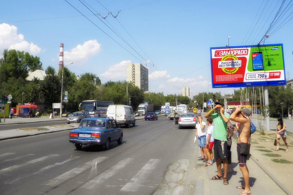 Фотография рекламного носителя, тип: Билборд 3x6, адрес: 64 -ой Армии ул. Х Минина ул., Волгоград, Волгоградская область, Россия. Сторона А1-A3 №337617