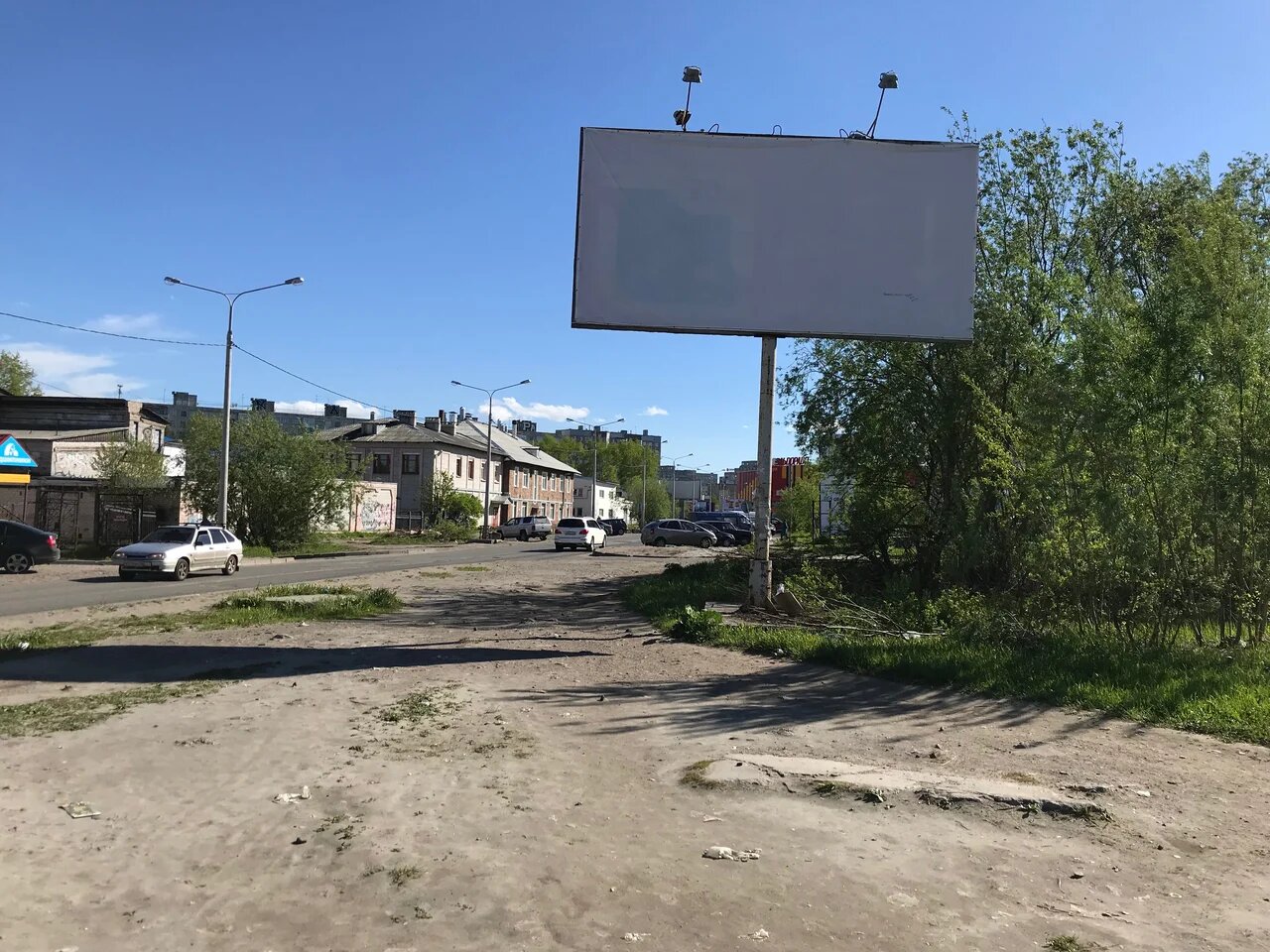 Фотография рекламного носителя, тип: Билборд 3x6, адрес: Нагорная ул., д.3, Архангельск, Архангельская область, Россия. Сторона А №765860