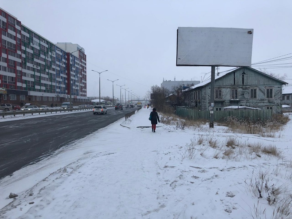 Фотография рекламного носителя, тип: Билборд 3x6, адрес: Дзержинского ул., д.64, Якутск, Республика Саха (Якутия), Россия. Сторона А №1053901