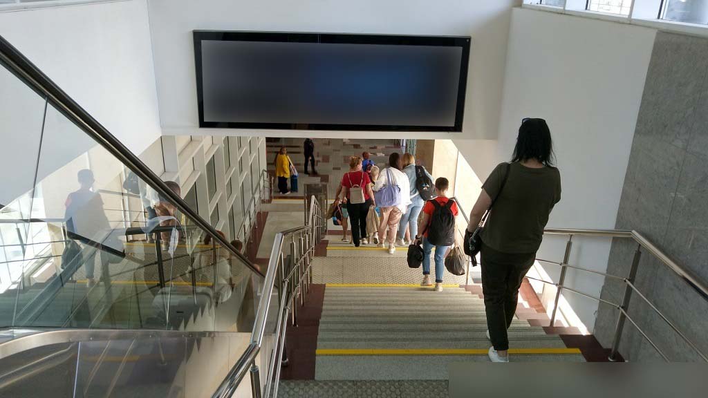 Фотография рекламного носителя, тип: Постер/баннер, адрес: ЖД вокзал «Эсто-Садок», Эсто-Садок с., Омеловая ул., д.22, Сочи, Краснодарский край, Россия. Сторона/вариант А №991289