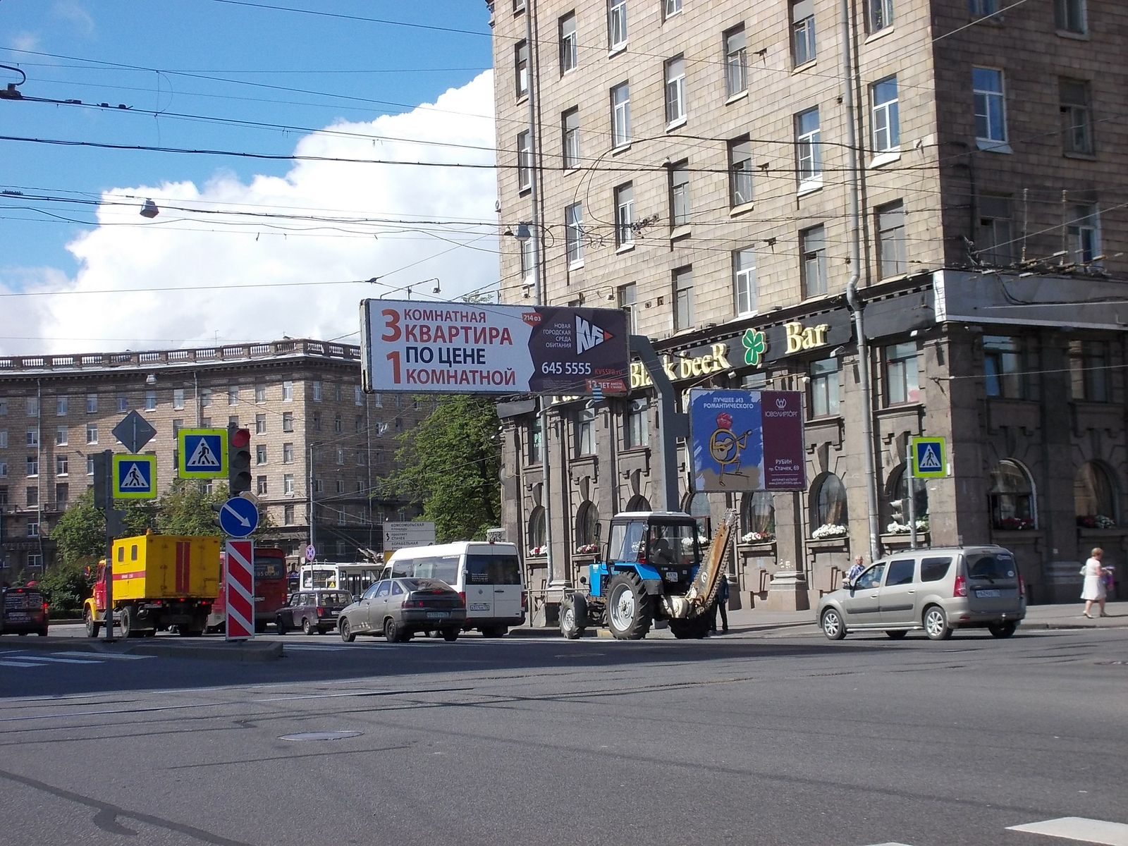 Фотография рекламного носителя, тип: Нестандартный билборд, адрес: Стачек пр-т., д.55 Х Новостроек ул., Санкт-Петербург, Россия. Сторона А2 №466206