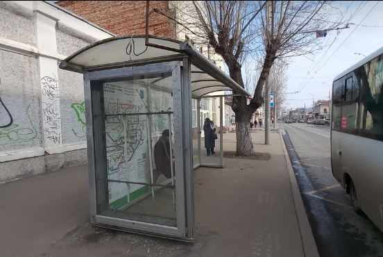 Фотография рекламного носителя, тип: Остановка 1.8x1.2, адрес: Моковская ул. Х Чапаева ул., к вокзалу, Саратов, Саратовская область, Россия. Сторона Б №585297