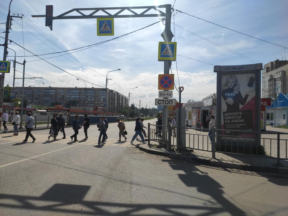 Фотография рекламного носителя, тип: Пиллар 3x1.4, адрес: Камышинская ул. Х Хо Ши Мина пр-т., Ульяновск, Ульяновская область, Россия. Сторона А1 №1027708