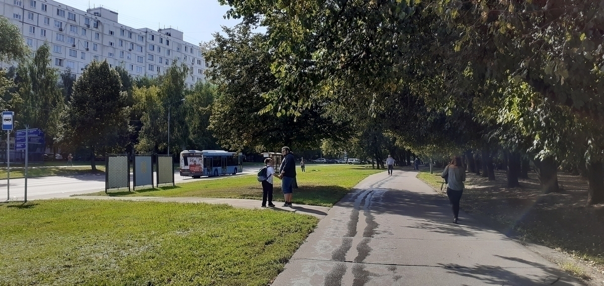 Фотография рекламного носителя, тип: Афиша 1.75x1.8, адрес: Шипиловская ул., д.57, стенд 2, Москва, Россия. Сторона А2 №883907