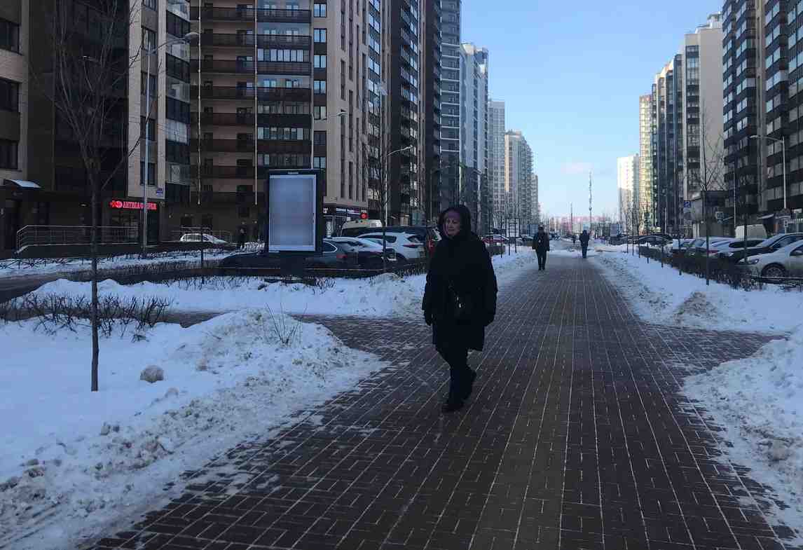 Фотография рекламного носителя, тип: Ситиформат 1.8x1.2, адрес: Мурино пос., Менделеева б-р., д.10, поз.1, Ленинградская область, Россия. Сторона Б №1047081